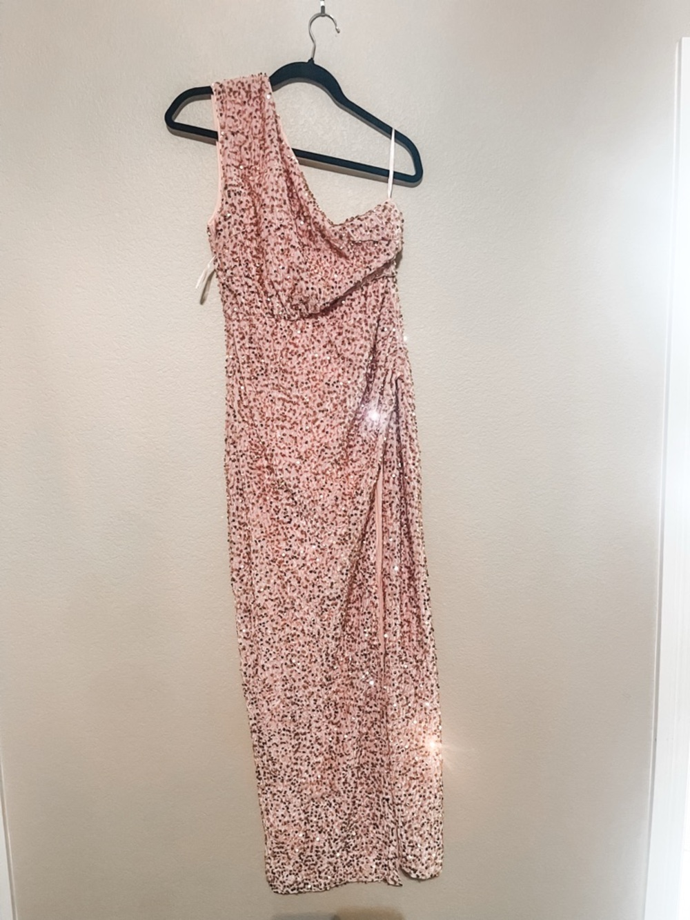 One-Shoulder Pink Sequin Evening Dress